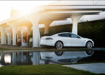 台灣特斯拉宣佈將於10月15日起收取超充使用費，每度7～12元 - 電腦王阿達