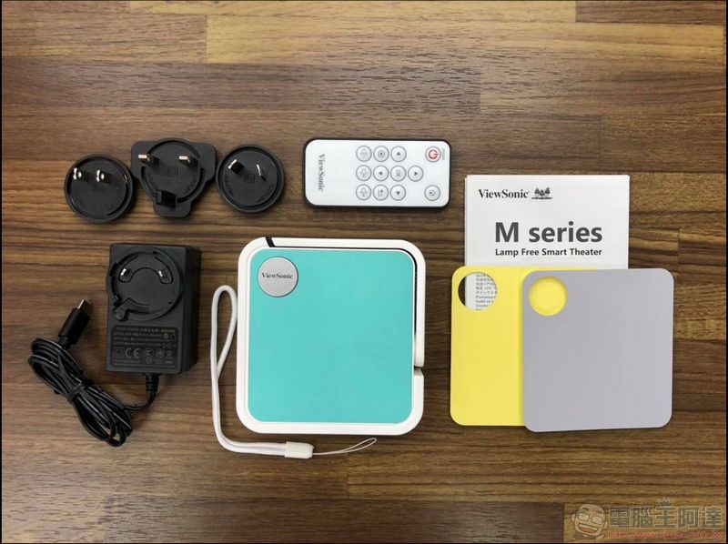 口袋投影機 ViewSonic M1 mini Plus 開箱，超大螢幕隨身帶著走 - 電腦王阿達