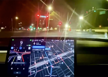 試用 Tesla FSD 限定測試影片湧現，特斯拉：「它可能會在最壞的時間點壞壞」