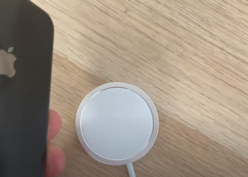 非 iPhone 12 系列用戶別買 MagSafe 充電器，充電速度超級慢（豆腐頭都贏它） - 電腦王阿達