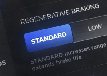 Tesla 新車默默取消動能回收煞車力道選項，原因目前不明