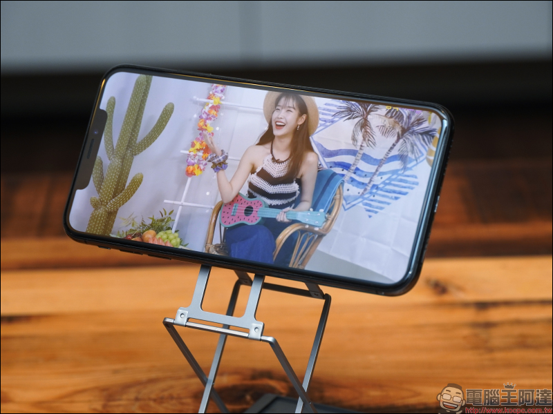MAJEXTAND 秒捷架開箱動手玩：一秒調整最佳觀看視角，低頭族不再低頭！（同場加映：MAJEXTAND 筆電架） - 電腦王阿達
