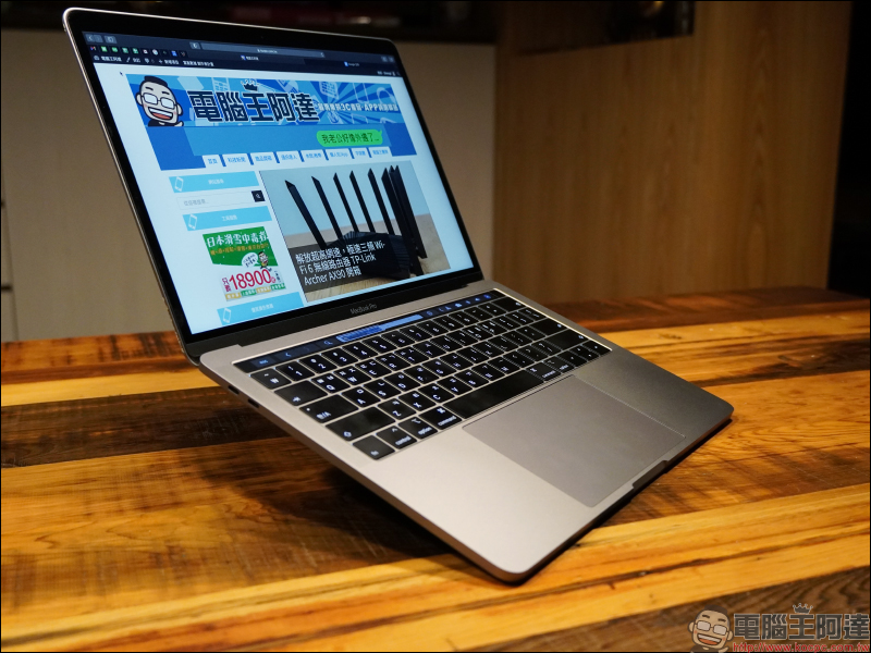 MAJEXTAND 秒捷架開箱動手玩：一秒調整最佳觀看視角，低頭族不再低頭！（同場加映：MAJEXTAND 筆電架） - 電腦王阿達