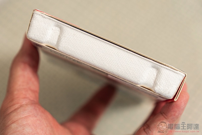 iPhone 12 抗菌、防摔都不妥協！ITSKINS 極限運動保護殼開箱體驗（評價 / 評測 / 動手玩） - 電腦王阿達