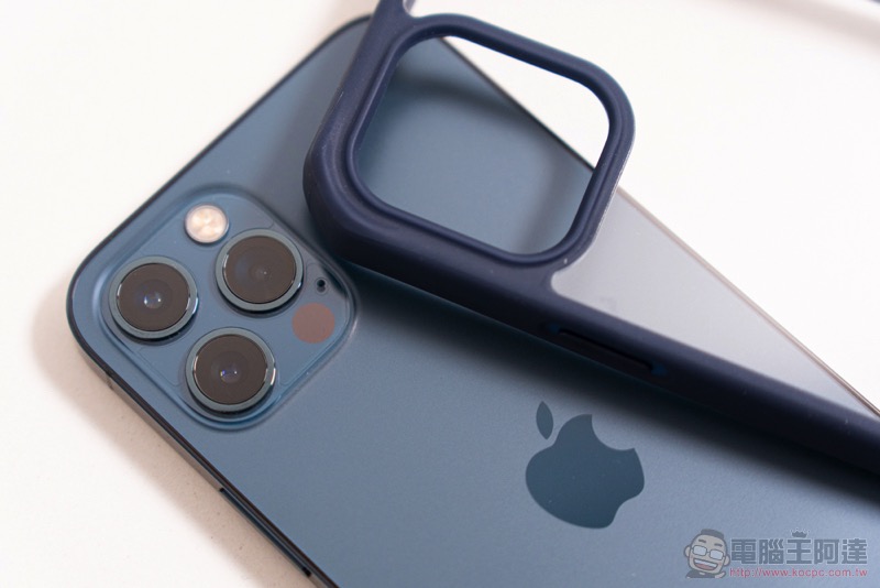 iPhone 12 抗菌、防摔都不妥協！ITSKINS 極限運動保護殼開箱體驗（評價 / 評測 / 動手玩） - 電腦王阿達