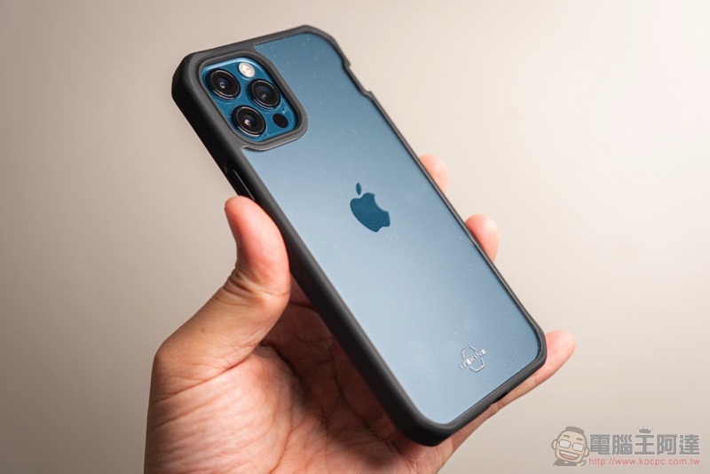 iPhone 12 抗菌、防摔都不妥協！ITSKINS 極限運動保護殼開箱體驗（評價 / 評測 / 動手玩） - 電腦王阿達