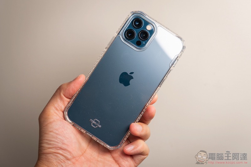 iPhone 12 抗菌、防摔都不妥協！ITSKINS 極限運動保護殼開箱體驗（評價 / 評測 / 動手玩） - 電腦王阿達