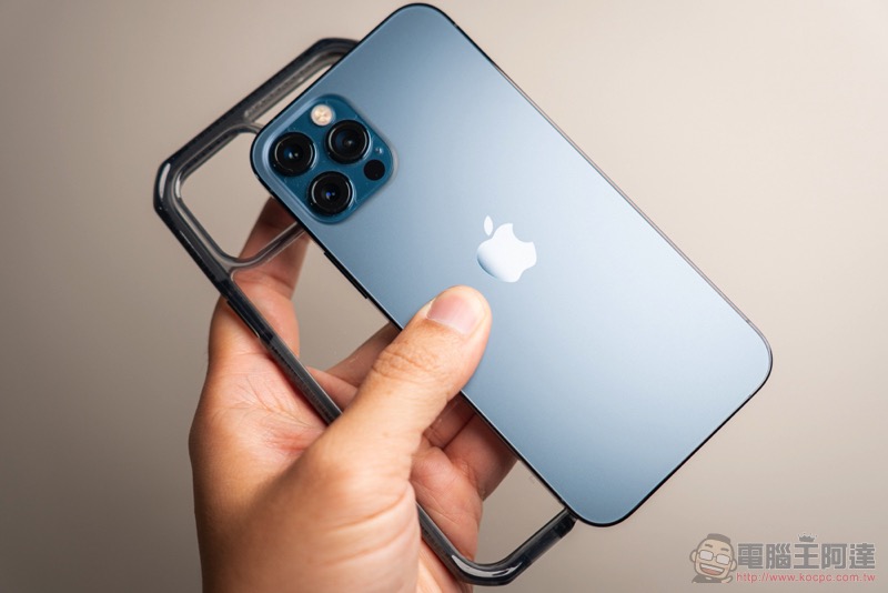 iPhone 12 抗菌、防摔都不妥協！ITSKINS 極限運動保護殼開箱體驗（評價 / 評測 / 動手玩） - 電腦王阿達