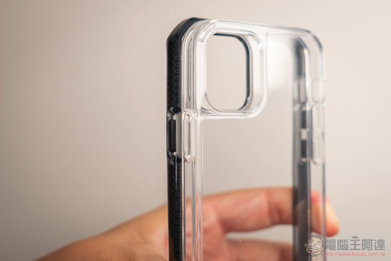 iPhone 12 抗菌、防摔都不妥協！ITSKINS 極限運動保護殼開箱體驗（評價 / 評測 / 動手玩） - 電腦王阿達