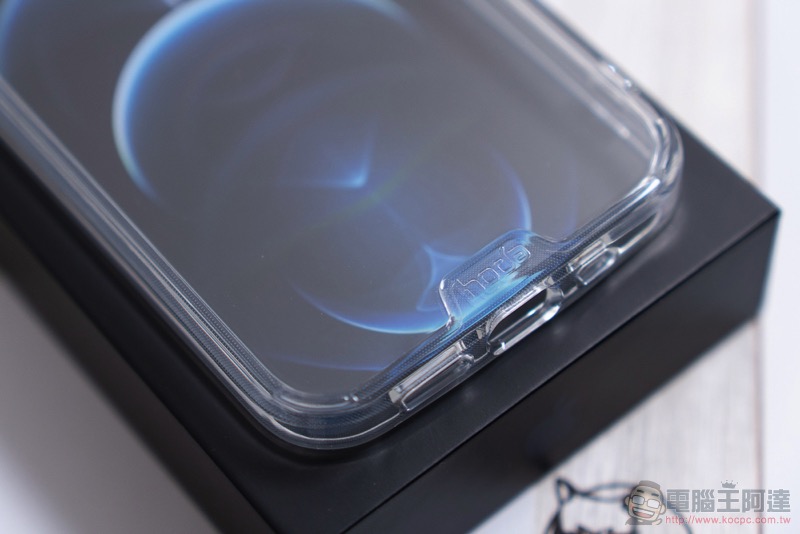 hoda iPhone 12 Pro 晶石防摔保護殼開箱體驗：晶透美型與柔嫩質感的極致之選 - 電腦王阿達