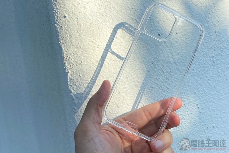 hoda iPhone 12 Pro 晶石防摔保護殼開箱體驗：晶透美型與柔嫩質感的極致之選 - 電腦王阿達