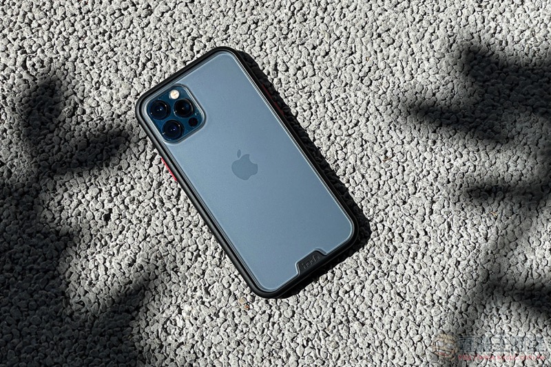 hoda iPhone 12 Pro 晶石防摔保護殼開箱體驗：晶透美型與柔嫩質感的極致之選 - 電腦王阿達