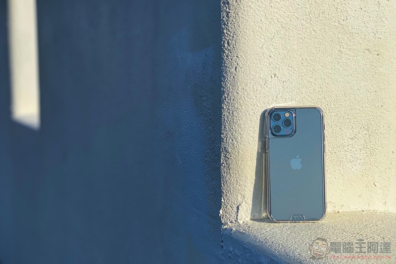 hoda iPhone 12 Pro 晶石防摔保護殼開箱體驗：晶透美型與柔嫩質感的極致之選 - 電腦王阿達