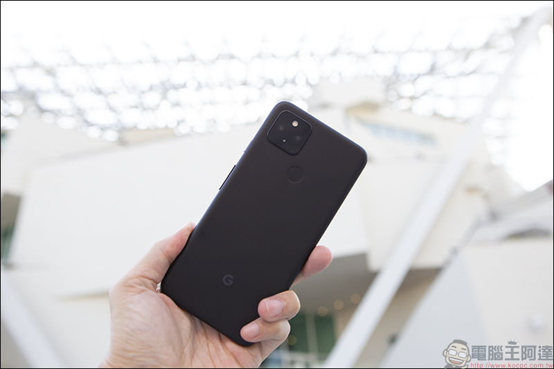 Google Pixel 4a 5G 開箱實測，擁有旗艦級的拍照能力，加上甜到令人蛀牙的價格，帶你體驗 5G 高速世界 - 電腦王阿達