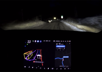 特斯拉新版自動駕駛 FSD Beta 遭遇「真 · 麋鹿挑戰（還是晚上）」會發生什麼事？一起看看吧（影片）