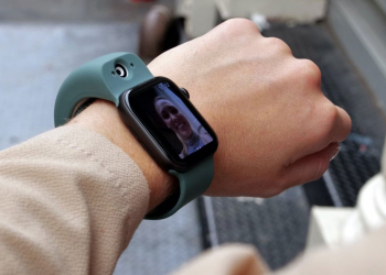 Wristcam 作為 Apple Watch 第一款官方認證的拍照手環問世，能防水還能不透過 iPhone 拍照 - 電腦王阿達