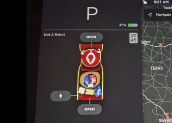 Tesla 變身雪橇？有人收到 2020 最新聖誕彩蛋了！