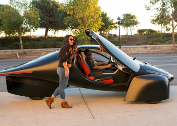 國外這間公司推出一款太陽能電動車，標榜不用自行充電就能滿足日常使用 - 電腦王阿達