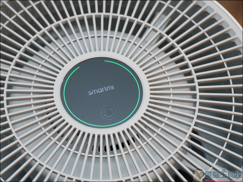 智米空氣清淨機開箱動手玩｜搭載 VOC 感測器、CADR 值 400 、支持隔空手勢操作，萬元內最強超值機種 - 電腦王阿達