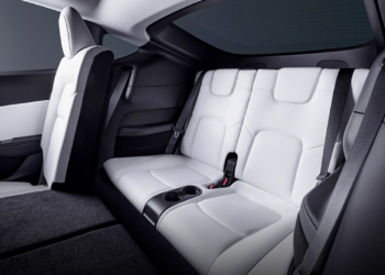 Tesla Model Y 推出標準續航後驅版本和七人座版本，第三排座椅搶先看