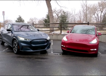 外國 YouTube 頻道評價福特純電野馬 Mustang Mach-E vs. 特斯拉 Model Y ，兩者有哪些差異？
