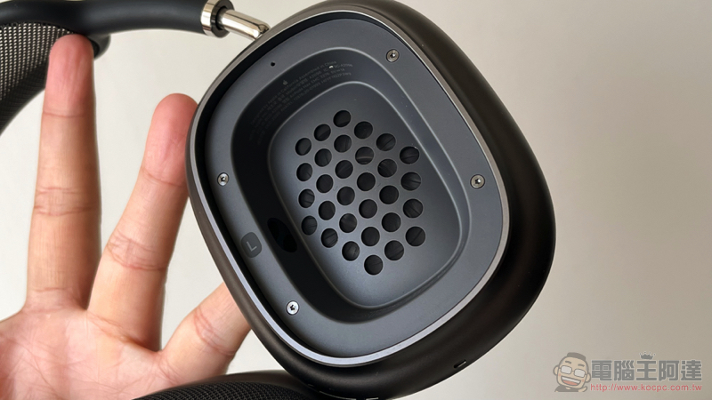 不只潮更厲害！AirPods Max 開箱使用體驗（同場加映：全色系動眼看！） - 電腦王阿達
