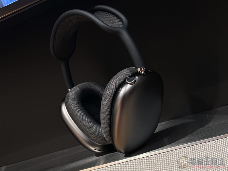 不只潮更厲害！AirPods Max 開箱使用體驗（同場加映：全色系動眼看！） - 電腦王阿達