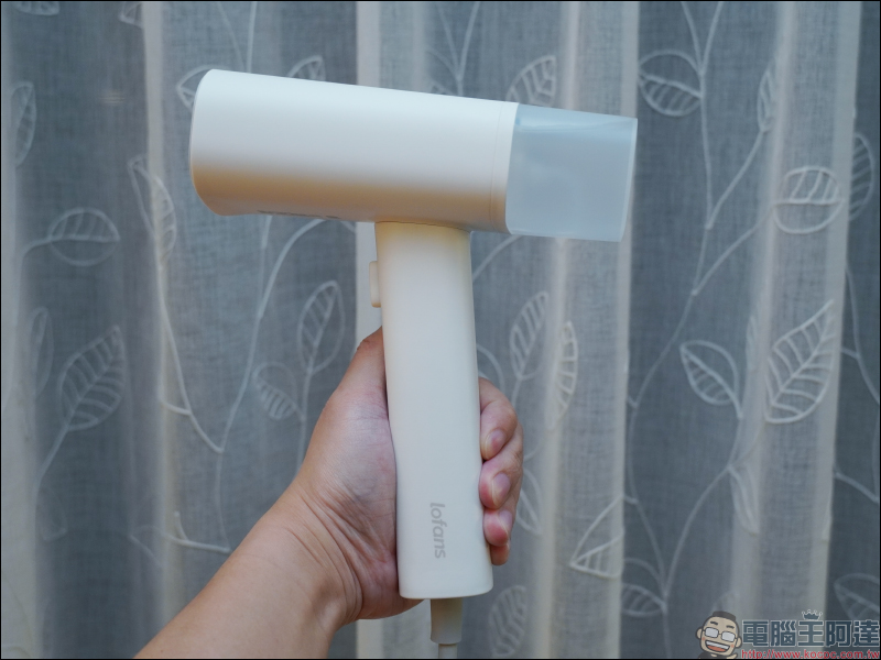 Lofans 手持式掛燙機 GT306LW 開箱：輕巧好收納、隨手燙衣超方便！ - 電腦王阿達