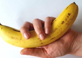 Sony 提出的新專利讓隨手可得的東西都變成手把（水果也行…）