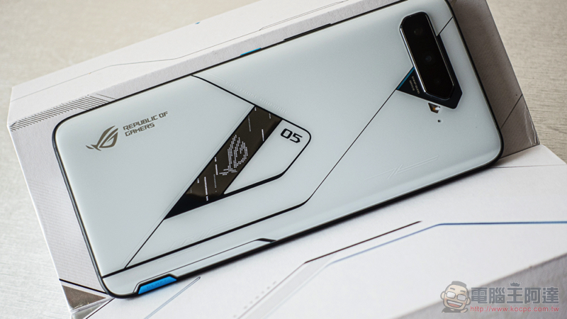 電競機皇 ROG Phone 5 Ultimate 預購正式啟動