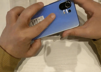 小米 11 Lite 開箱動手玩影片曝光！承襲小米 11 設計，更平價、更輕薄