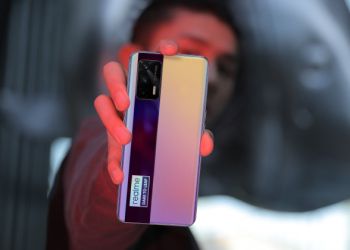 realme GT Neo 旗艦 5G 新機正式發表：首款搭載天璣 1200 處理器，配備 6400 萬像素相機、重量僅 179g 、50W 快充（同場加映：realme V15 、realme Buds Air 2、realme 50W mini 快速充電器）