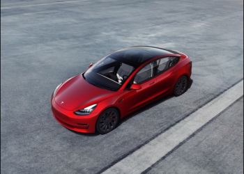 再傳捷報！Tesla Model 3 第一季台灣掛牌突破 1,200 輛，宣布新增桃園龜山與高雄路竹超充站 - 電腦王阿達