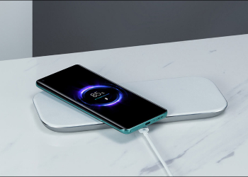 小米多線圈無線快充板海外開賣：支持三台設備同時無線充電，單設備最高 20W 無線快充