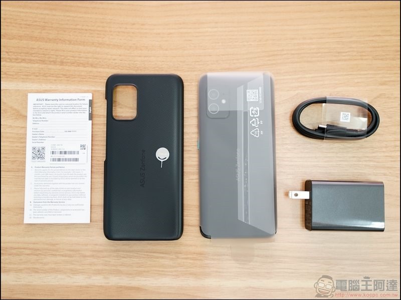 ASUS Zenfone 8 開箱 - 04