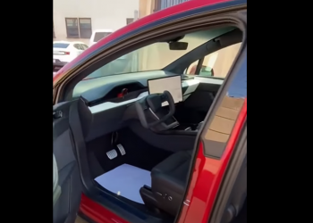 新款 Tesla Model X 首部實車影片現身！