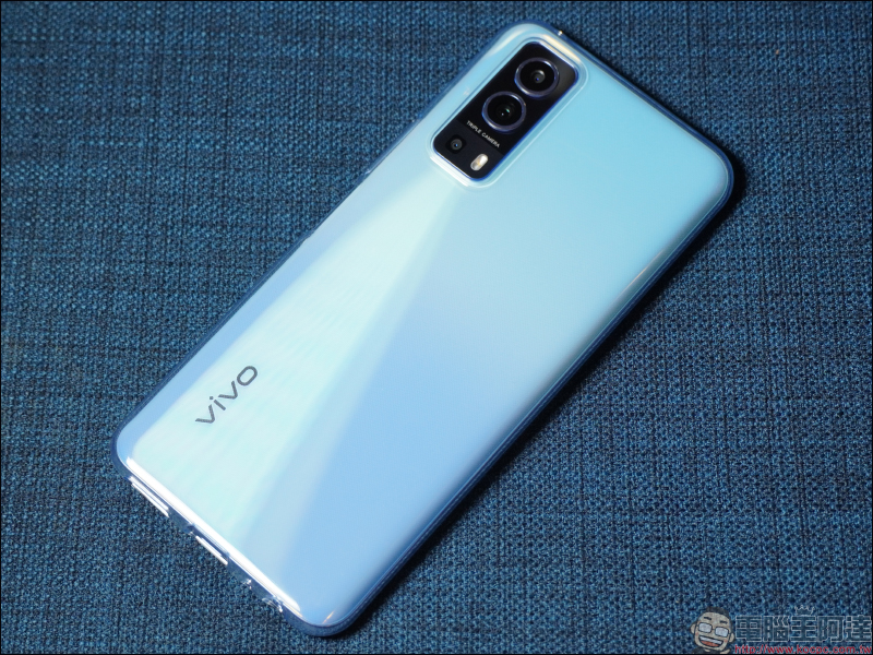vivo Y52 5G 開箱動手玩｜4800 萬像素相機、5G 雙卡雙待、5000mAh 大電量超持久續航的生活影像玩家 - 電腦王阿達