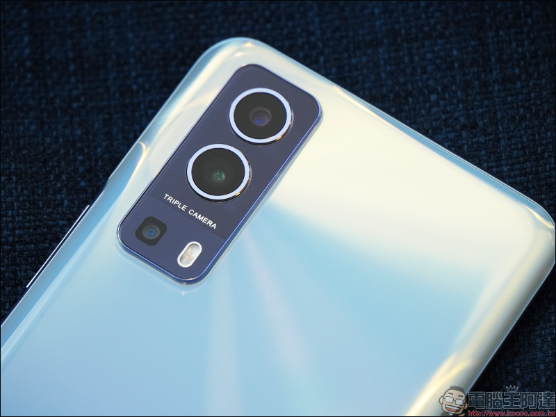 vivo Y52 5G 開箱動手玩｜4800 萬像素相機、5G 雙卡雙待、5000mAh 大電量超持久續航的生活影像玩家 - 電腦王阿達