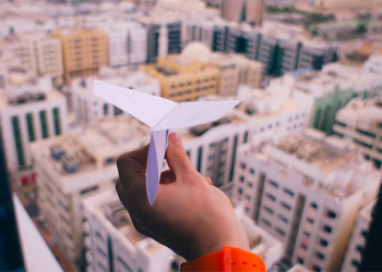 「東京工業大學紙飛機大賽」，得獎的是…一個紙團！