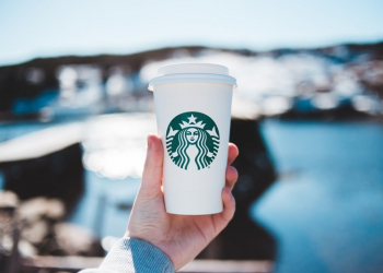 KDDI 發表全球首款水空兩用無人機，分離式子機還可進行水下拍攝