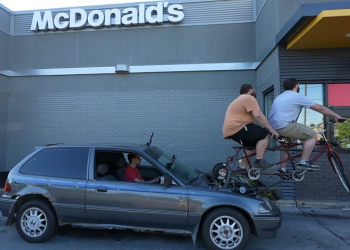 國外改裝車影片 將協力車當汽車動力