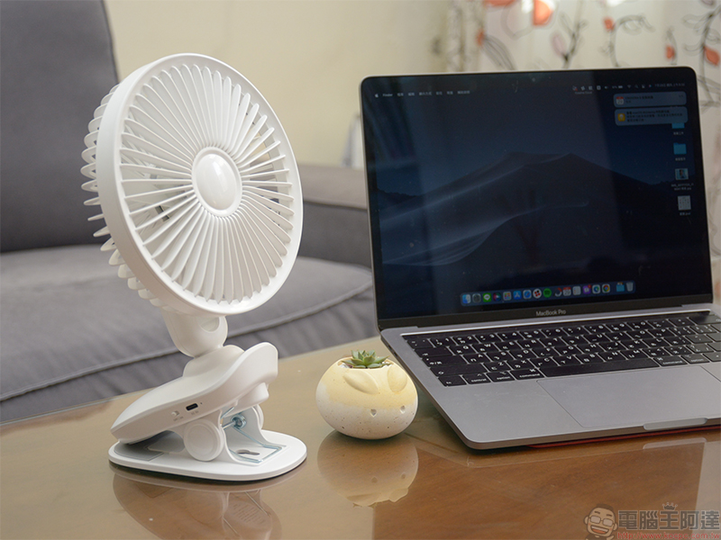 ONPRO UF-IFAN Pro 二代 USB-C 充電式無線小夜燈夾扇開箱，走到哪涼快跟到哪 - 電腦王阿達