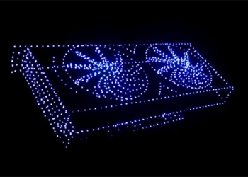 Intel 用 1,000 台無人機描繪出 Intel Arc 顯示卡的外型 - 電腦王阿達