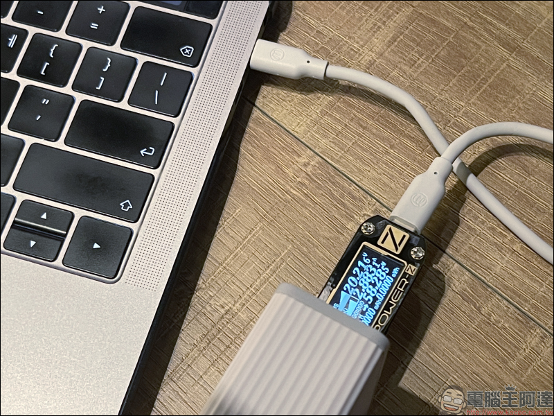 iPhone 13 快充必備！ Allite 系列與 UIBI 系列快速充電器開箱 - 電腦王阿達