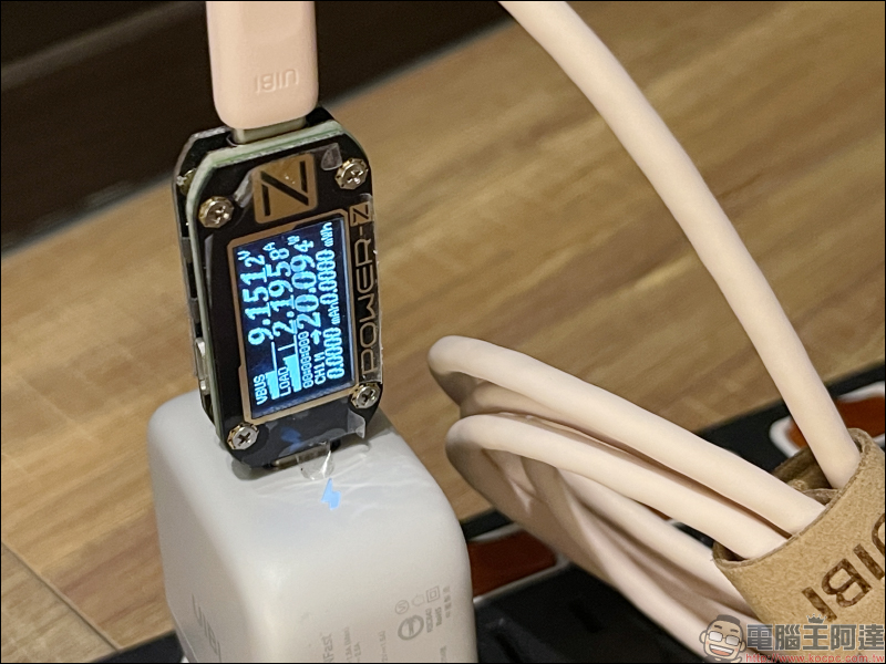 iPhone 13 快充必備！ Allite 系列與 UIBI 系列快速充電器開箱 - 電腦王阿達