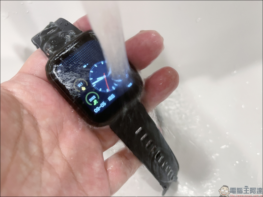 omthing E-Joy 智慧手錶開箱｜1.65吋大螢幕、7天長續航、20種運動模式，心率、血氧、血壓、體溫全面掌握健康狀況 - 電腦王阿達