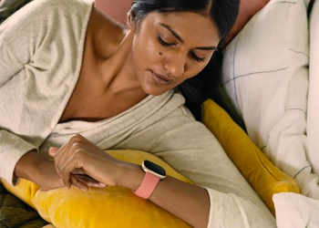 Fitbit Sense 跟 Versa 3 加入打呼監測功能，不過限 Premium 訂閱用戶