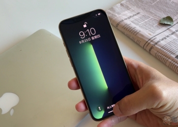 iPhone 13 Pro Max 開箱圖賞，用 imos 全機防護將天峰藍的滑順永留手心