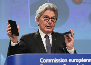 歐盟提議手機公司們統一用 USB-C 界面，Apple 表示不開心