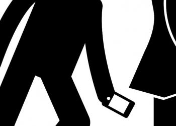 iOS 15 更新竟有驚喜，網友稱在海外使用日版 iPhone 可關快門聲